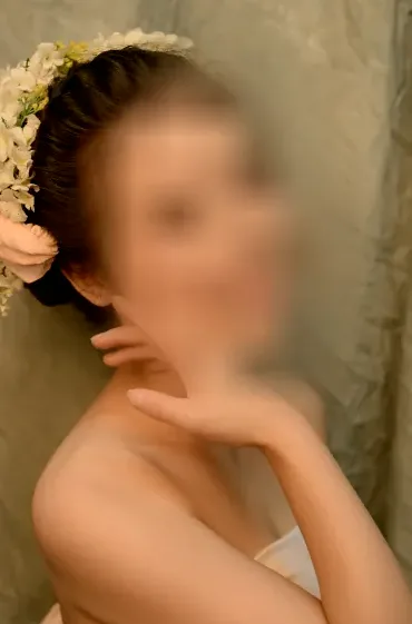 Andrea, 31