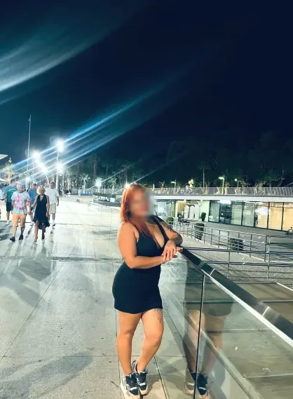 Claudia, 40