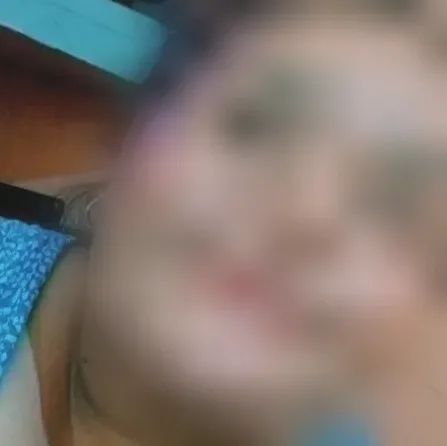Daniela, 29