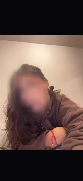 Elisa, 24