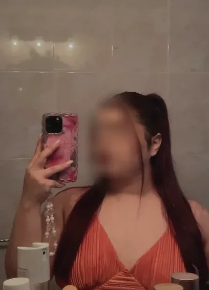 Isabell, 22