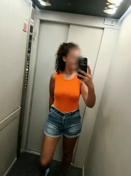 Kira, 33