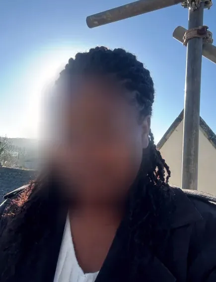 Lilly, 37