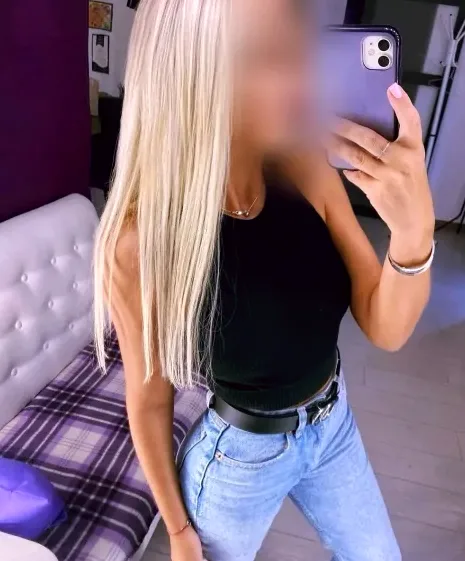 Luisa, 33