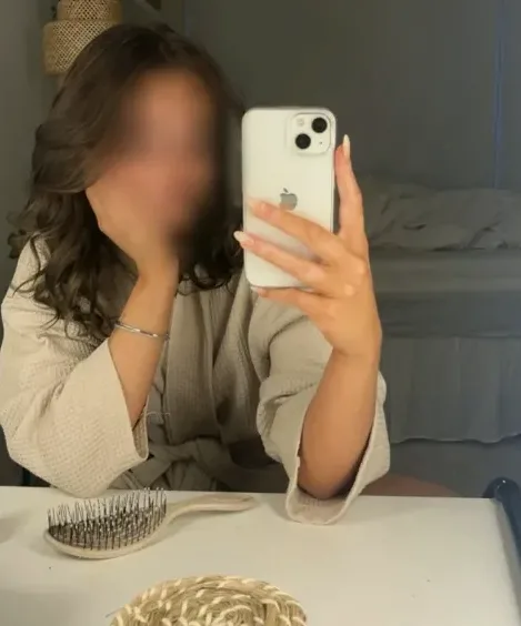 Mia, 20