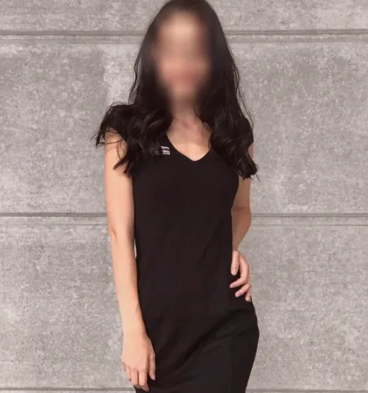 Nadja, 32