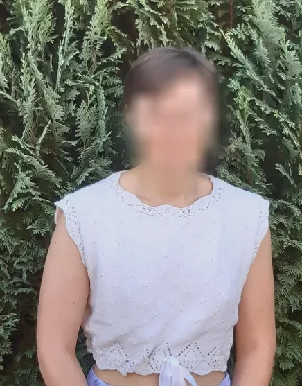 Sandra, 27
