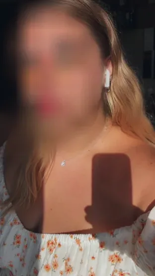 Saskia, 27