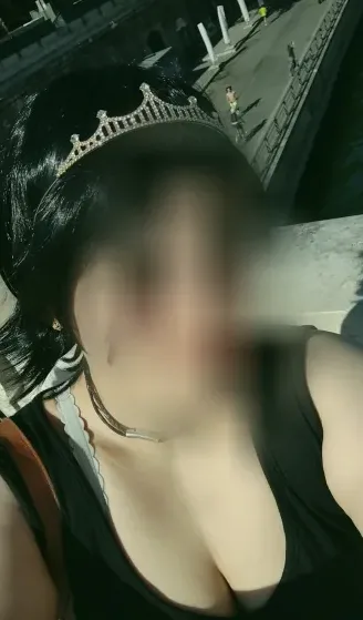 Stefanie, 40